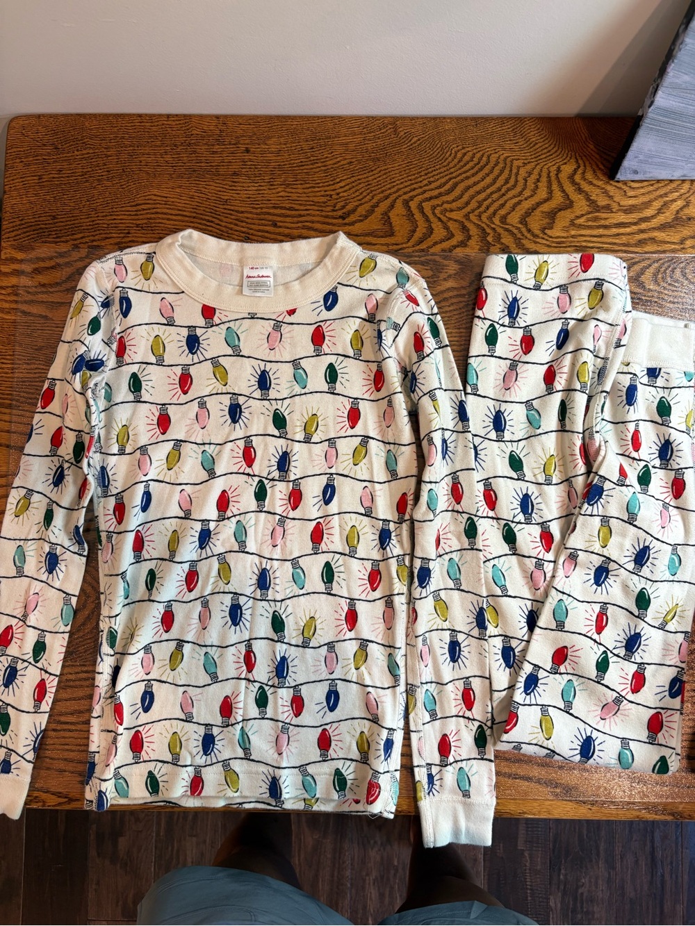 Hanna Andersson Cream Pajama Set with Red, Blue, Green, Pink & Yellow Lights